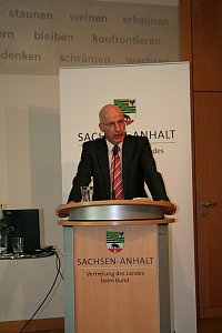 Der Präsident des BVerwG Prof. Dr. Dr. h.c. Klaus Rennert stellte ein Reformmodell für die Berufsgerichtsbarkeit vor.