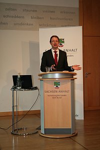 Dr. Dirk Michel von der Universität zu Köln stellte neue Vorschläge der EU-Kommission zum Recht der Freien Berufe vor.